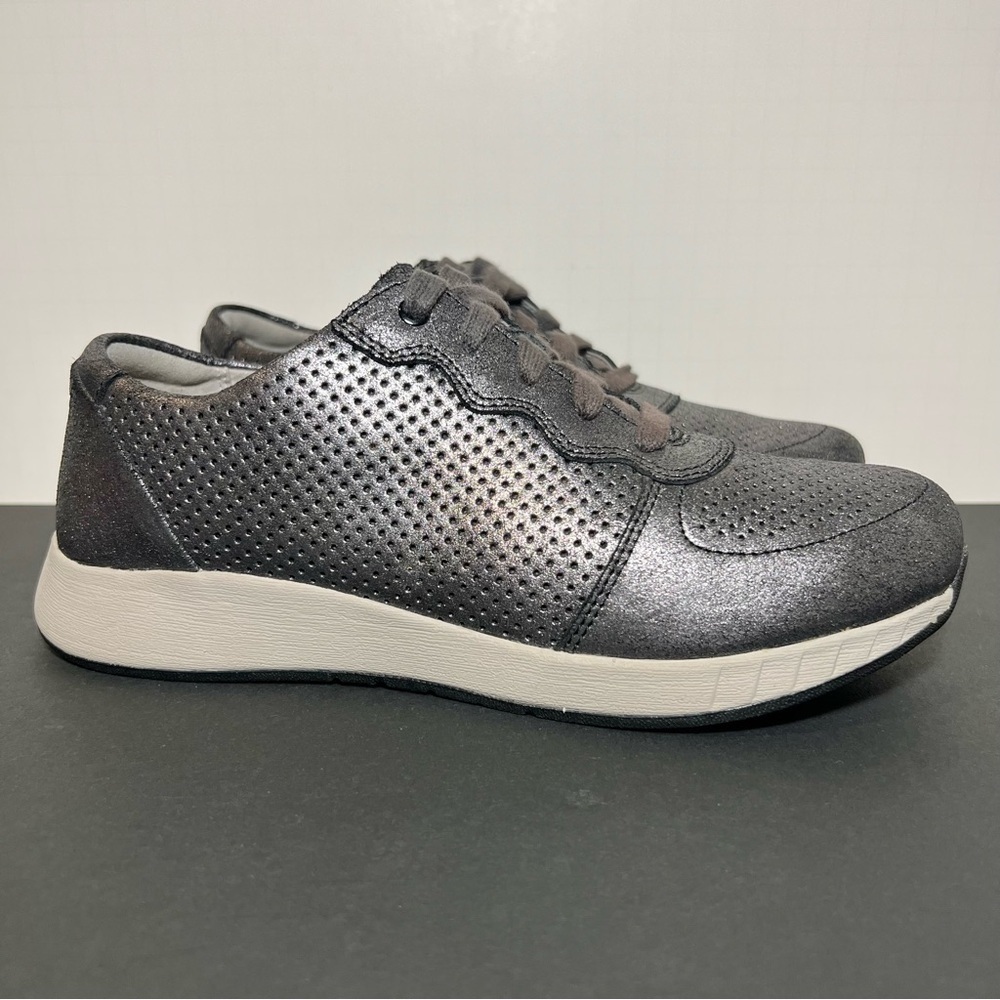 Womens DANSKO Christina Metallic Silver Casual Shoes / Size 6.5-7 / EU 37